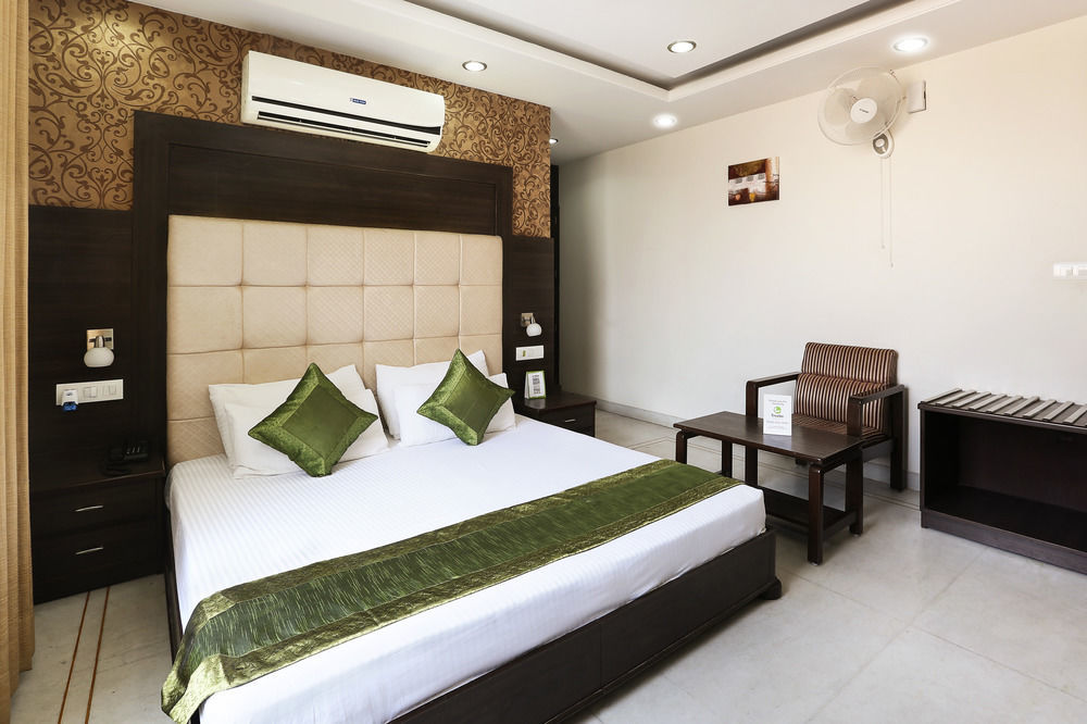 Hotel Saaket Residency Visakhapatnam Eksteriør bilde