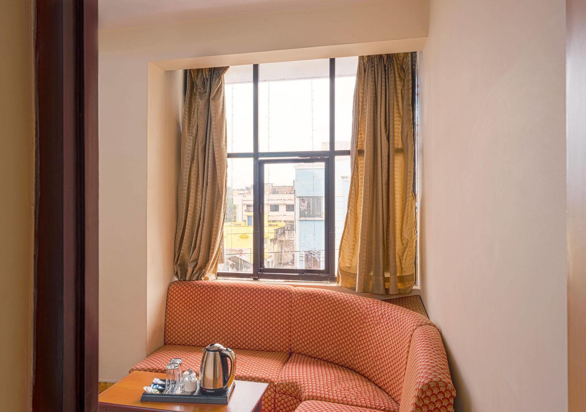 Hotel Saaket Residency Visakhapatnam Eksteriør bilde