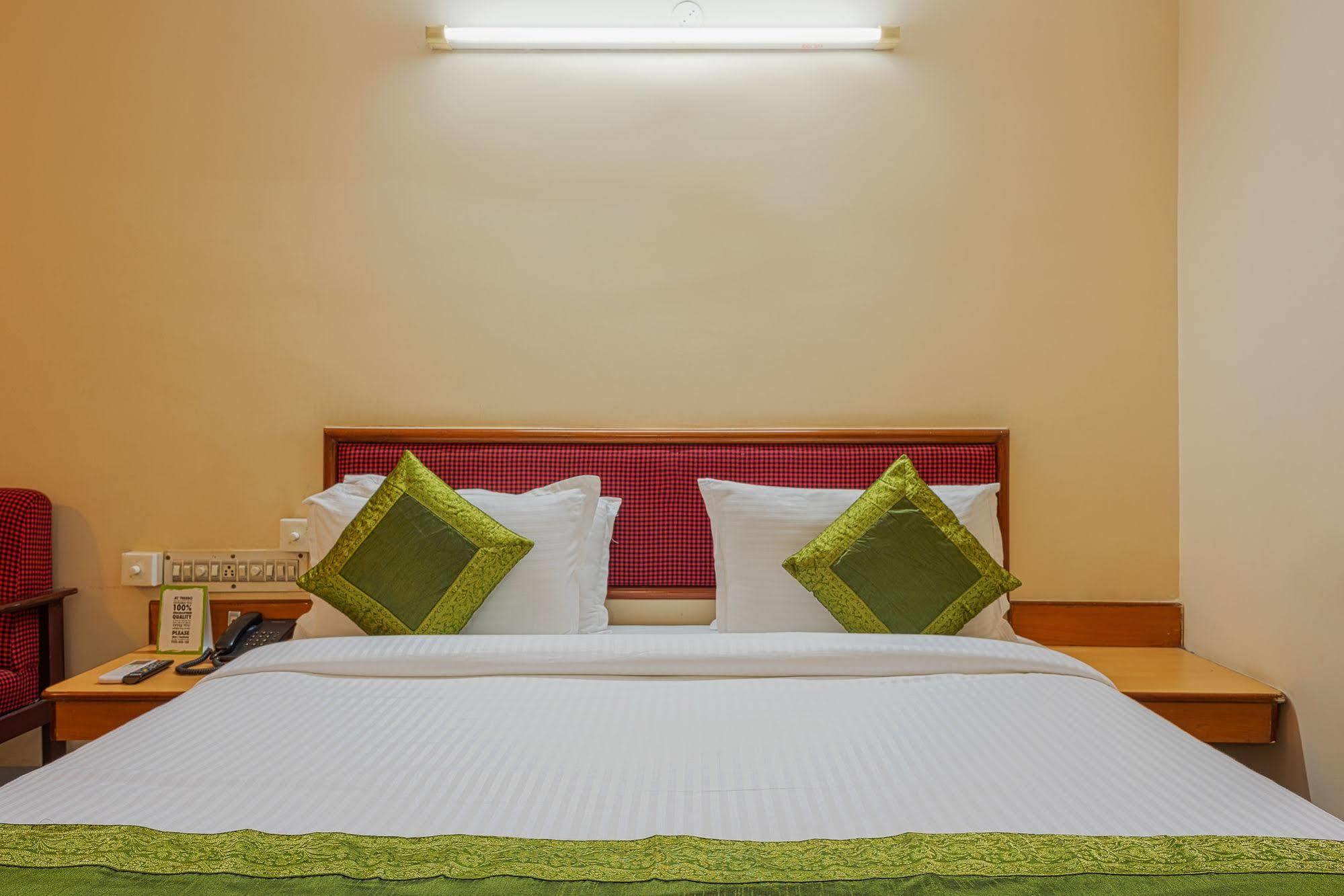 Hotel Saaket Residency Visakhapatnam Eksteriør bilde