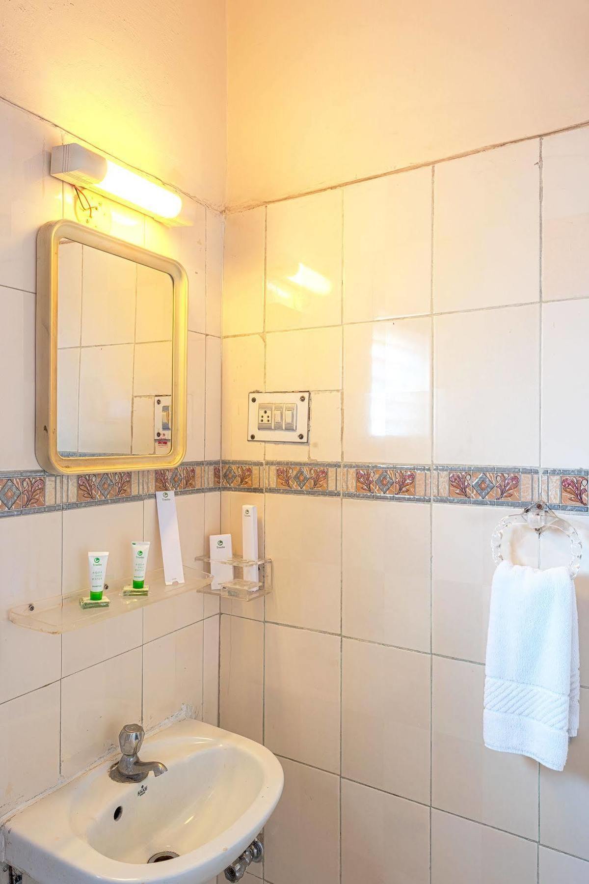 Hotel Saaket Residency Visakhapatnam Eksteriør bilde