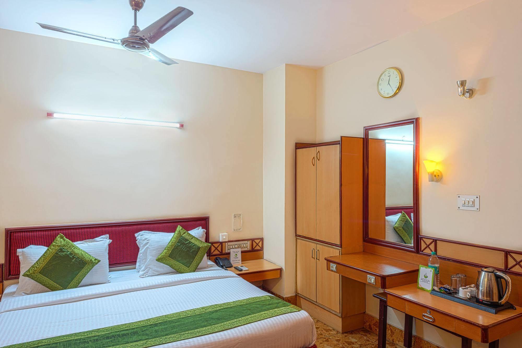 Hotel Saaket Residency Visakhapatnam Eksteriør bilde