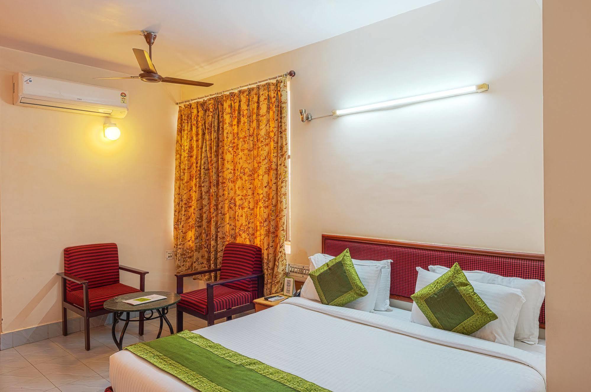 Hotel Saaket Residency Visakhapatnam Eksteriør bilde