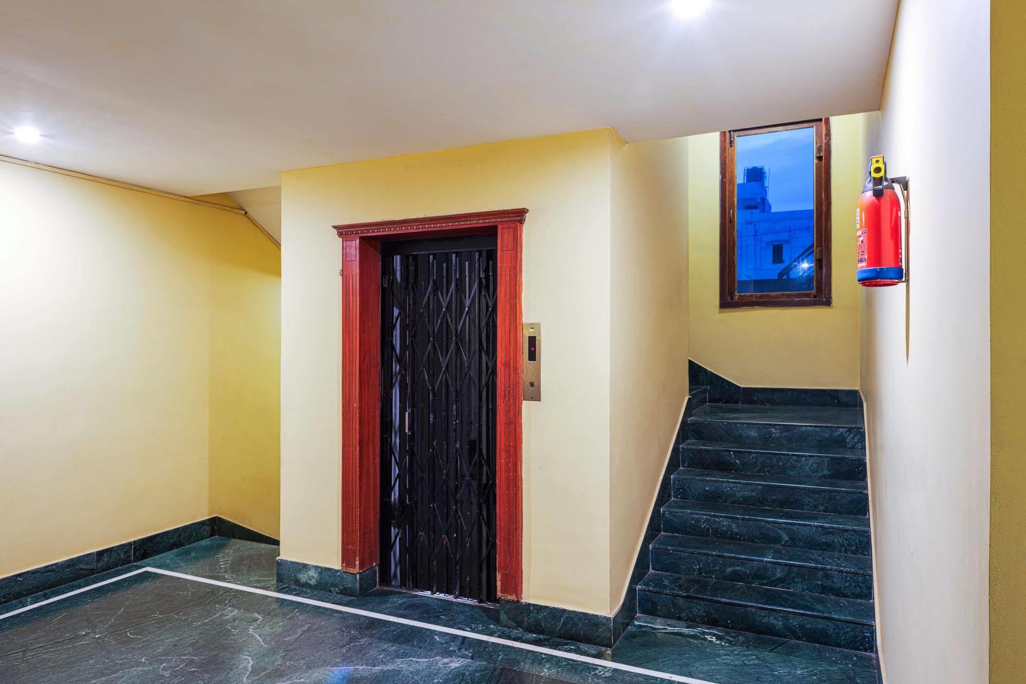 Hotel Saaket Residency Visakhapatnam Eksteriør bilde