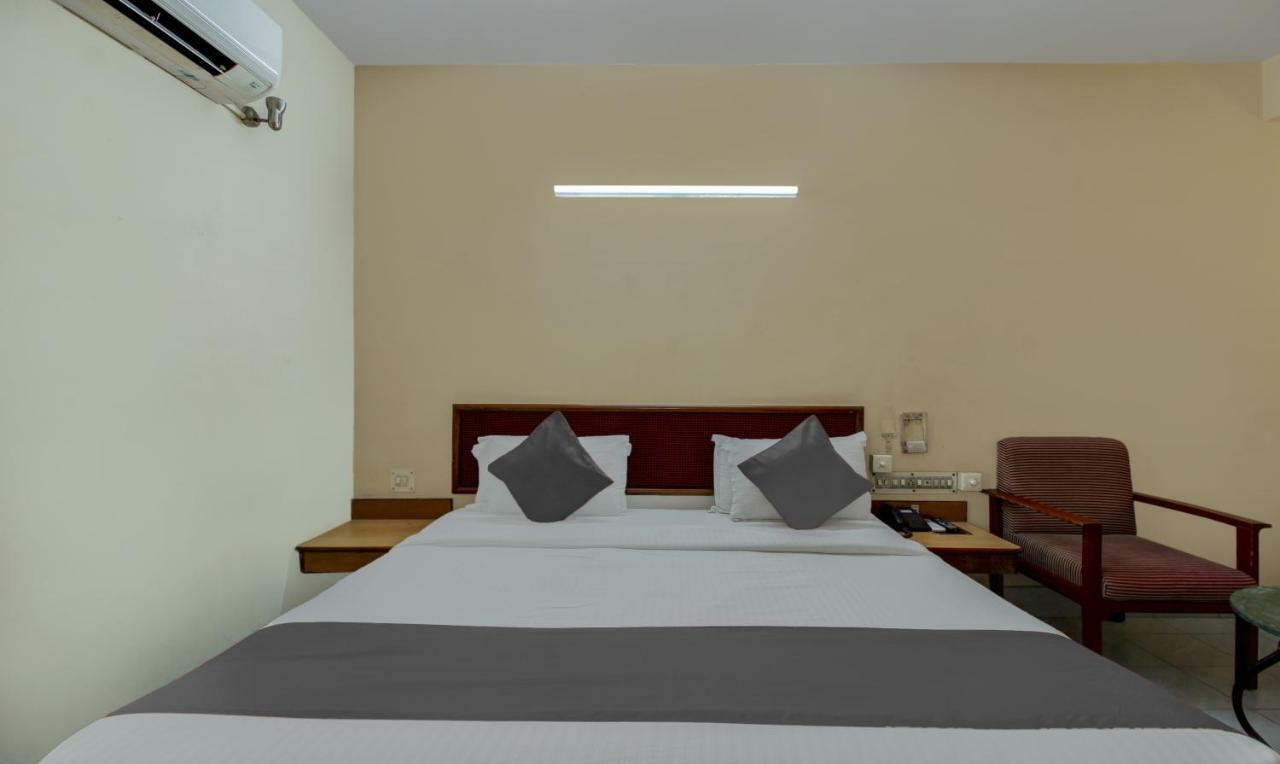 Hotel Saaket Residency Visakhapatnam Eksteriør bilde