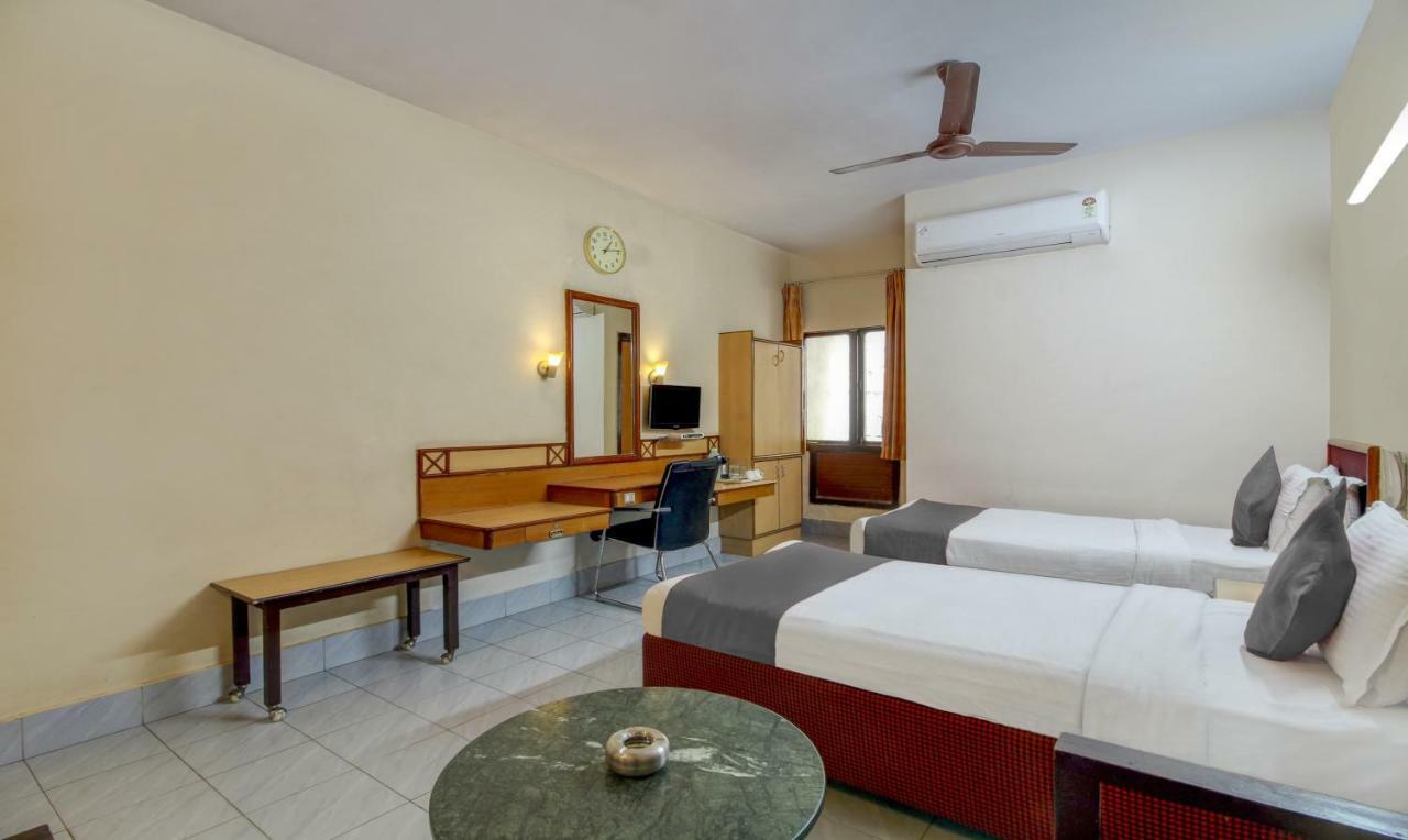 Hotel Saaket Residency Visakhapatnam Eksteriør bilde